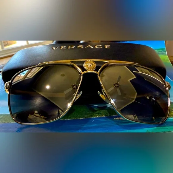 Versace | Accessories | Unisex Versace Gold And Black  display picture 1